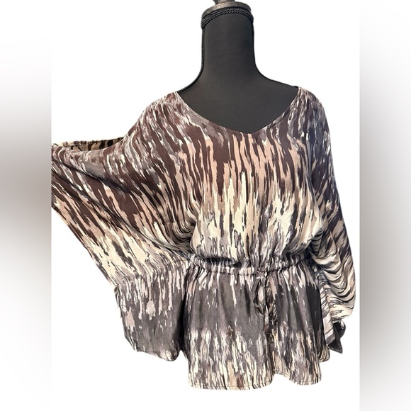 Express cold Shoulder Batwing Top size Small - Picture 2 of 7